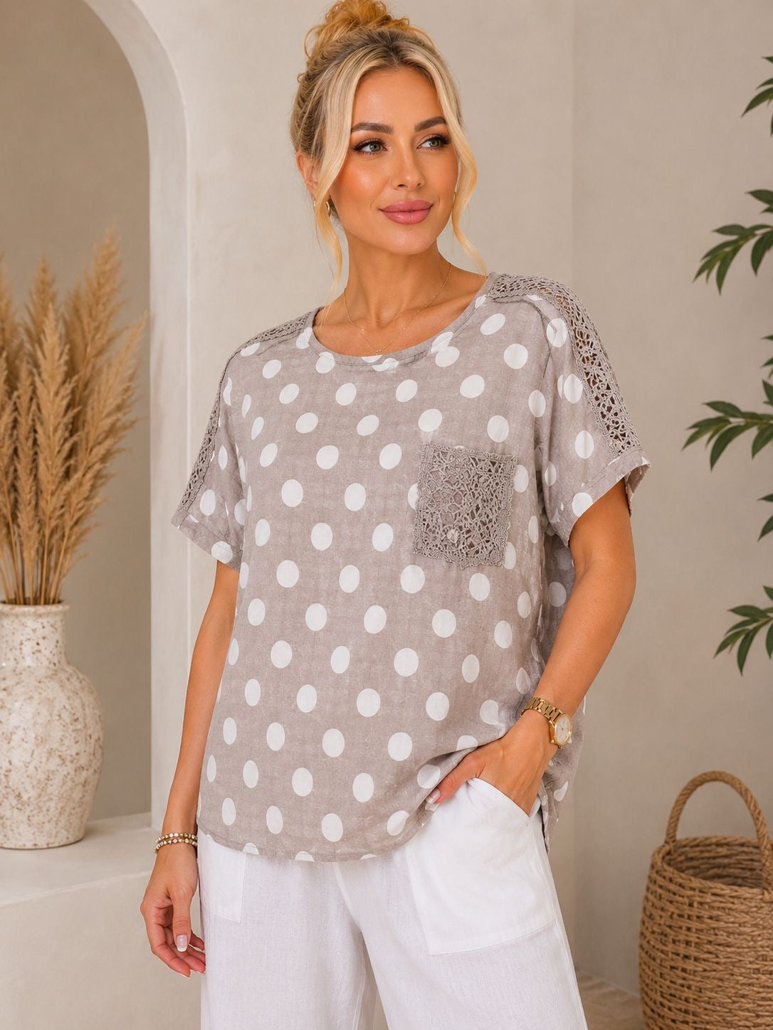 Bluza Bily cu buline și broderie