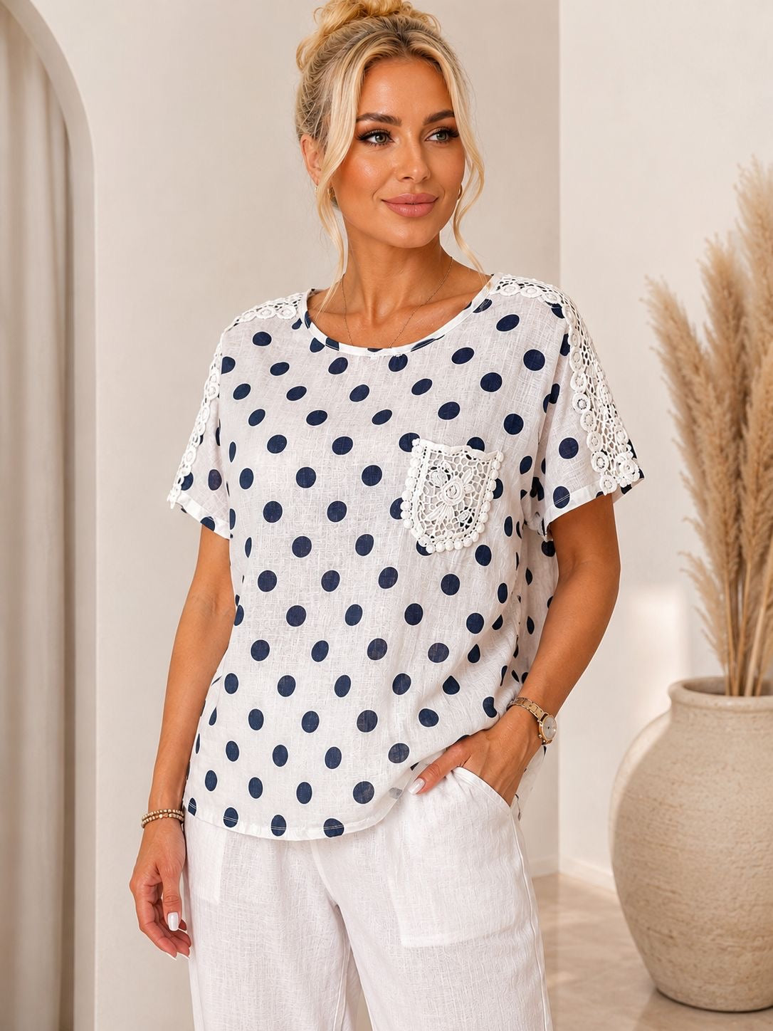 Bluza Bily cu buline și broderie