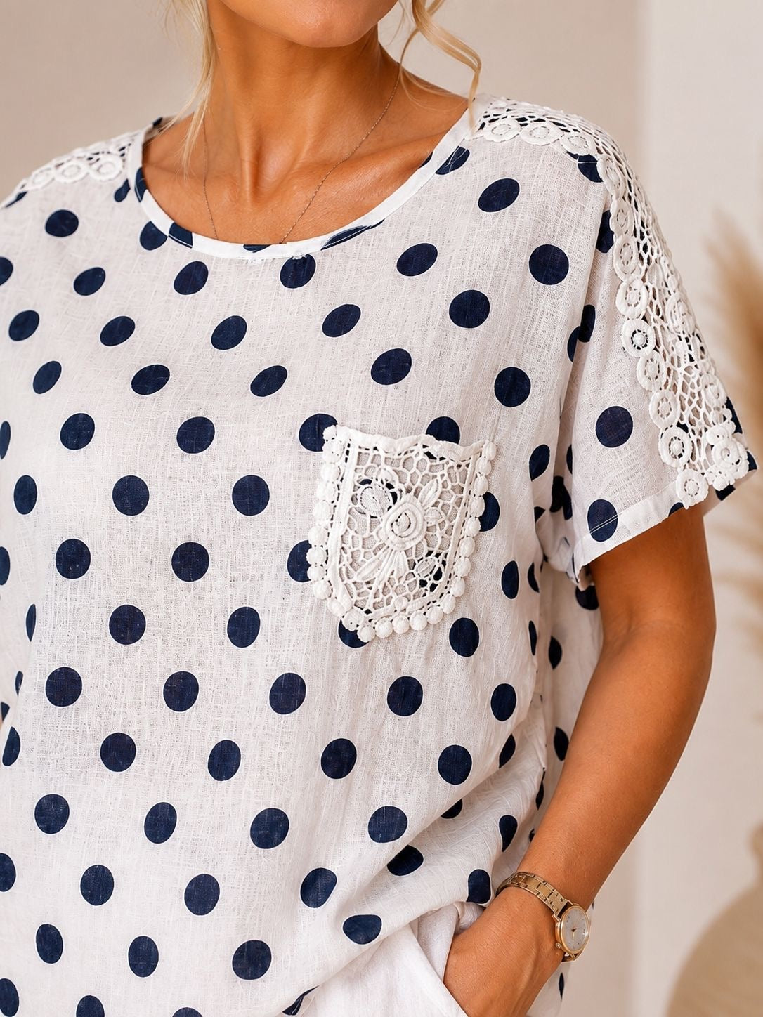 Bluza Bily cu buline și broderie