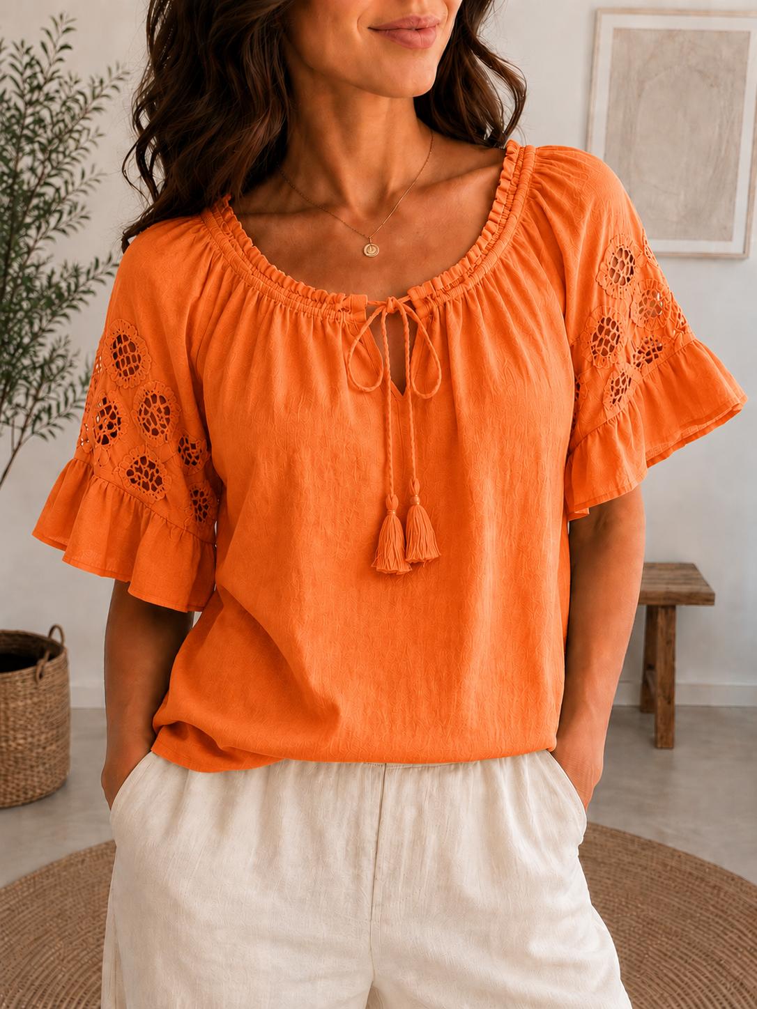 Bluză Lolita - cu ciucuri și broderie