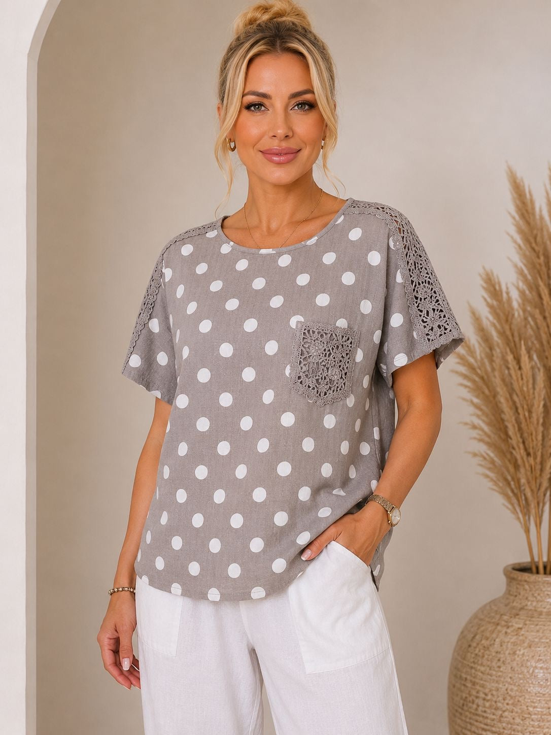 Bluza Bily cu buline și broderie