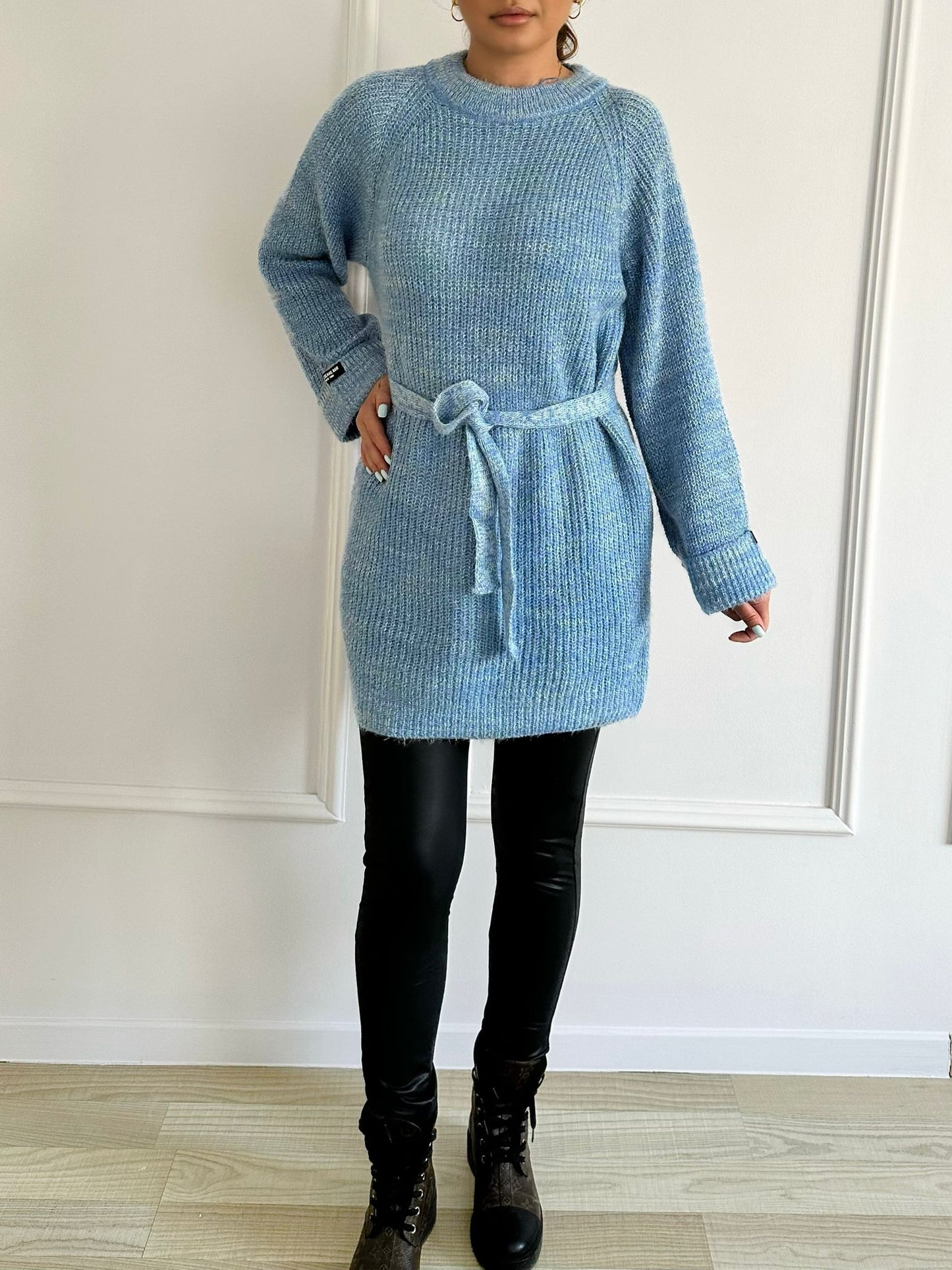 Pulover tricotat cu cordon în talie Raya