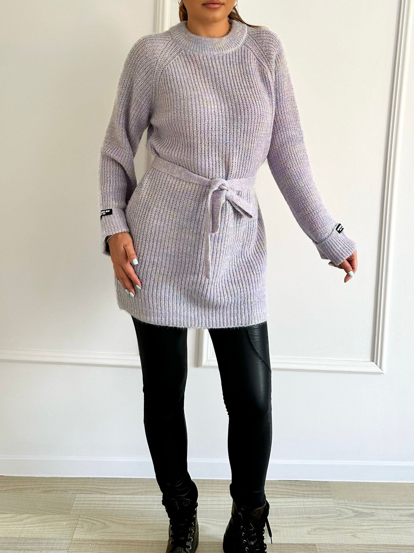 Pulover tricotat cu cordon în talie Raya